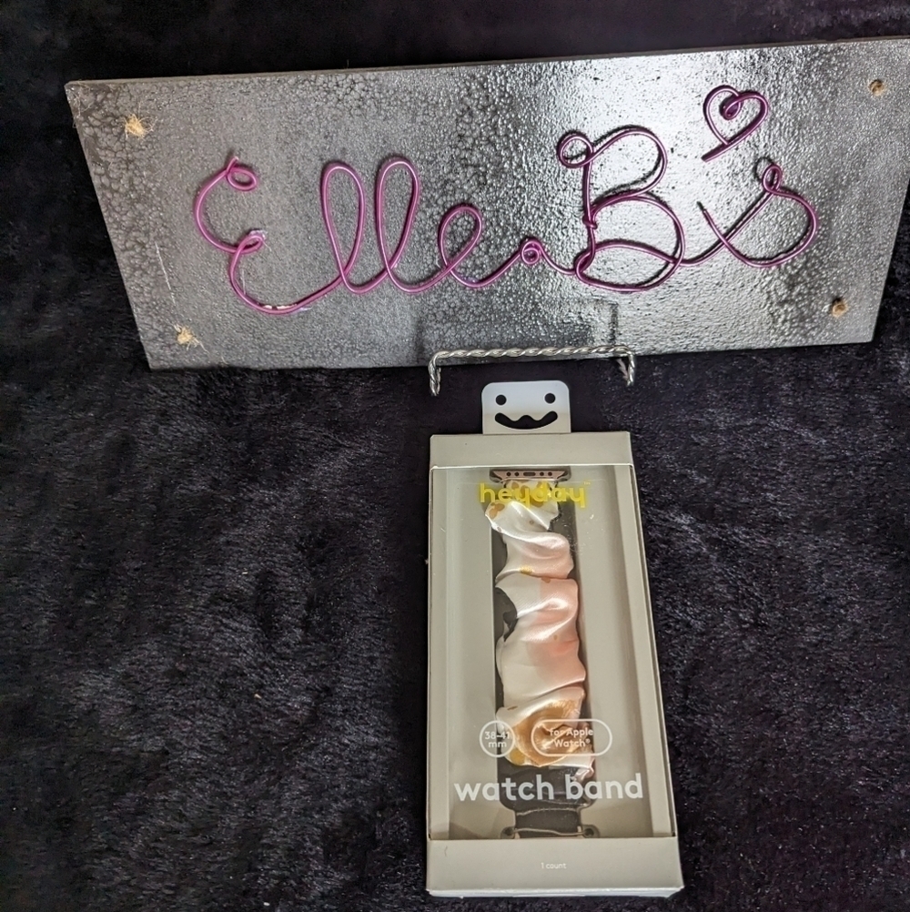NIB Hey Day Apple Watch Band - Picture 2 of 4